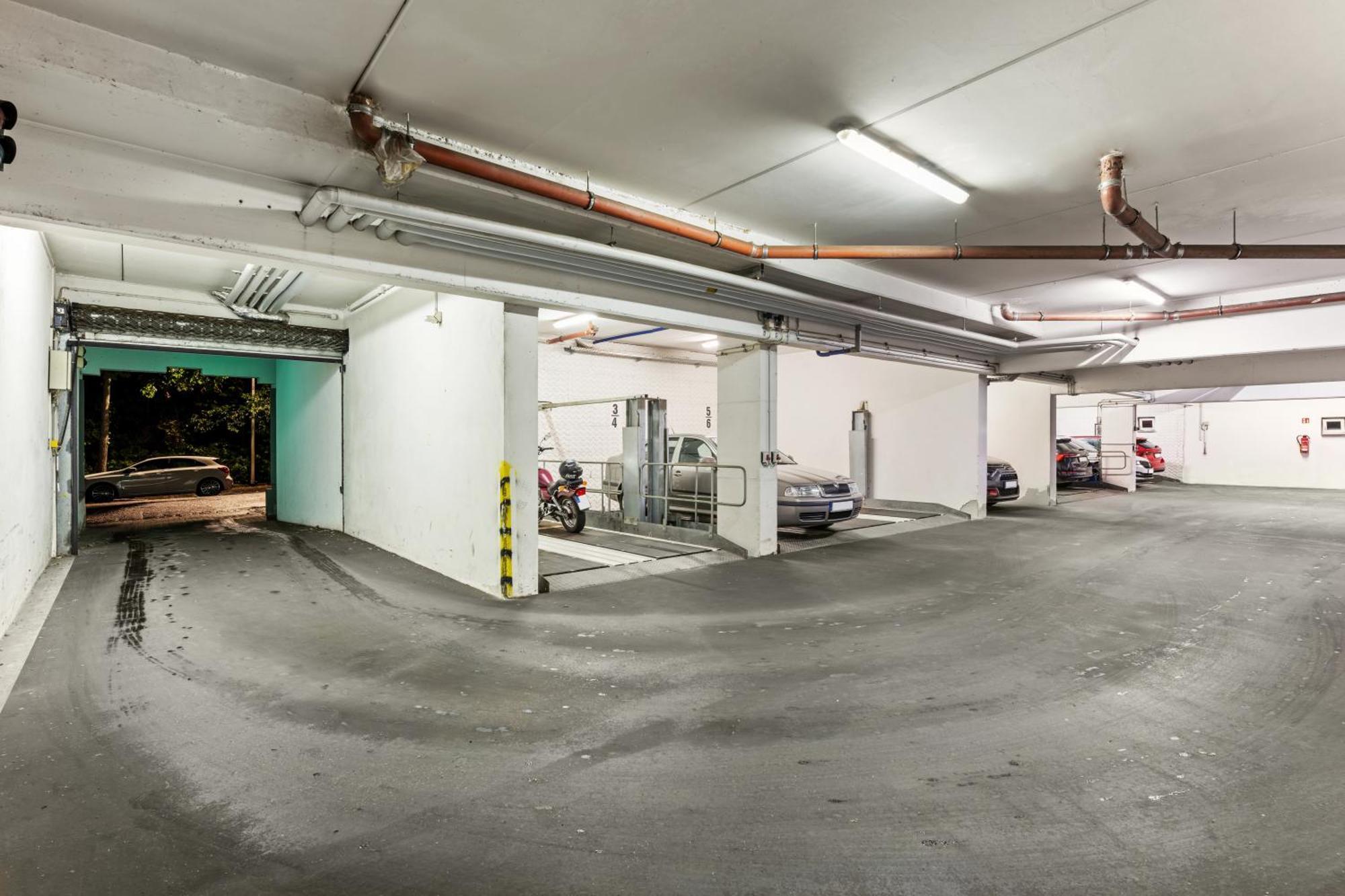 Апартаменты Edler Wohnraum Schwanenteich-Penthouse Mit Garage, Grill, Kaffeevollautomat, Klima, Lift & Terrasse Цвиккау Экстерьер фото